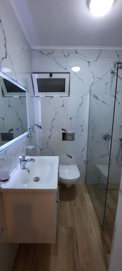 Vila Andoni Holiday home *
