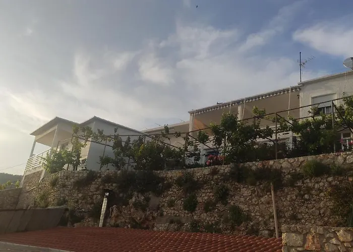 Vila Andoni